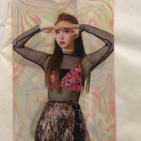 Twice Nayeon Holographic Photocard from Fancy Album - Picture 2 of 6